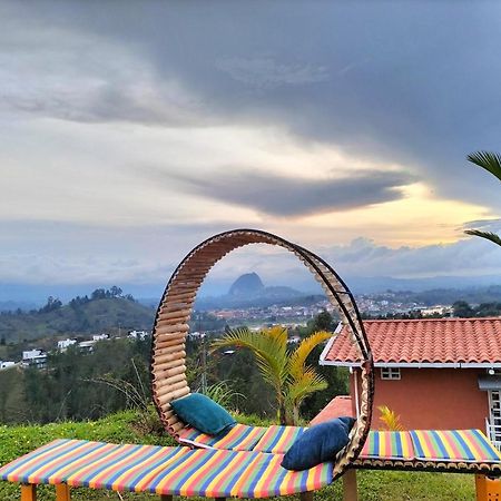 Готель El Mirador De Guatape 2 Екстер'єр фото