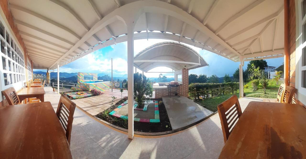 Готель El Mirador De Guatape 2 Екстер'єр фото