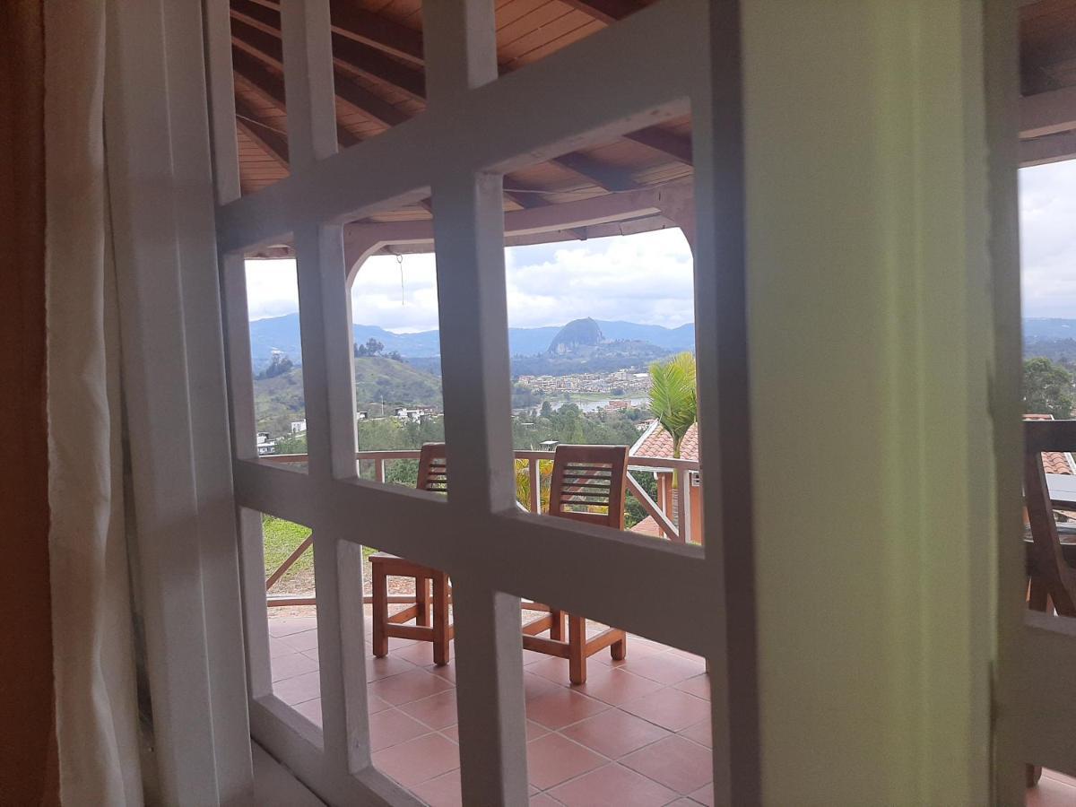 Готель El Mirador De Guatape 2 Екстер'єр фото