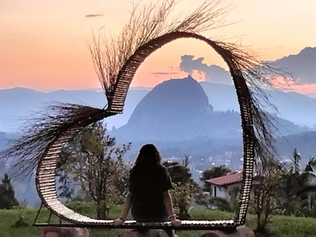 Готель El Mirador De Guatape 2 Екстер'єр фото