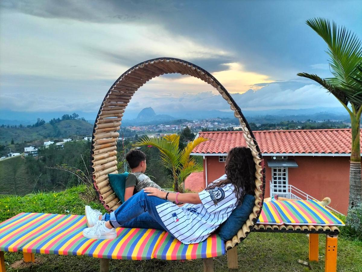Готель El Mirador De Guatape 2 Екстер'єр фото