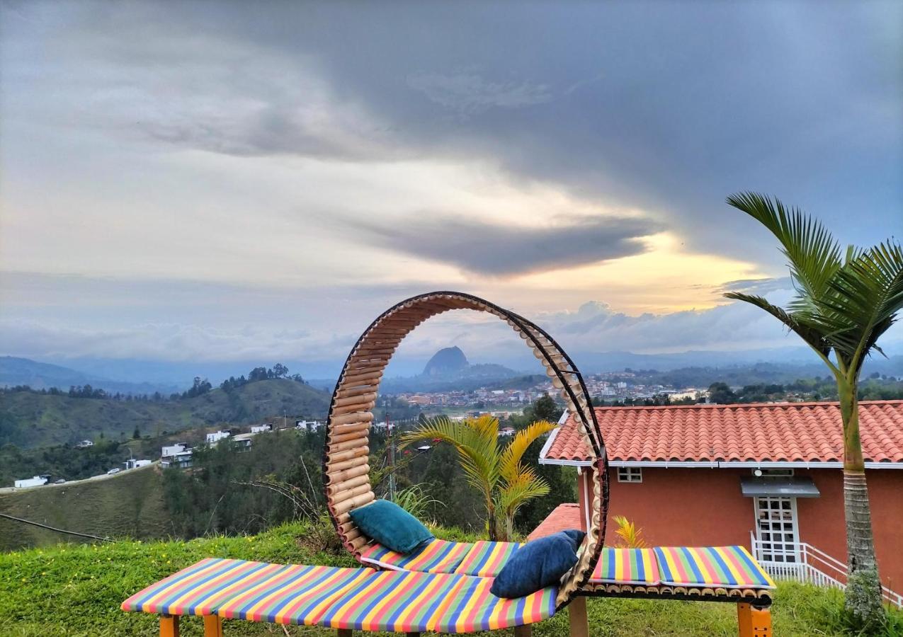 Готель El Mirador De Guatape 2 Екстер'єр фото